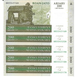 MADAGASCAR - 200 Ariary 2004 (lot 5 billets) UNC
